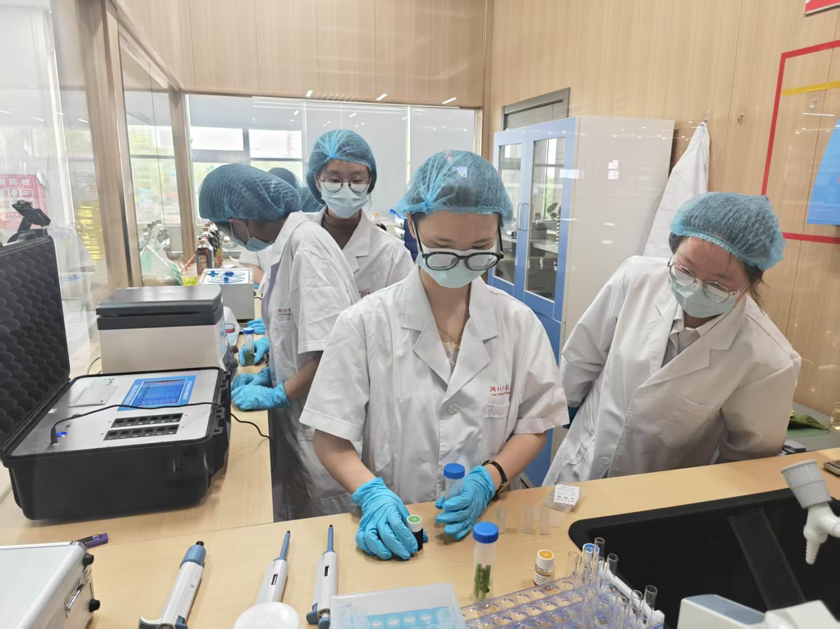 劳动育人启新篇——后勤管理处联合检验学院开展食品安全实践活动